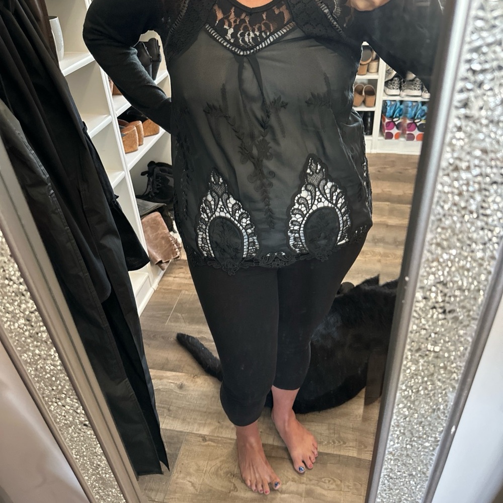 Entro Black Sheer Lace Top L knit back and sleeves new without tags